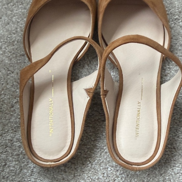 INTENTIONALLY BLANK Tan Suede Mules - Picture 5 of 5